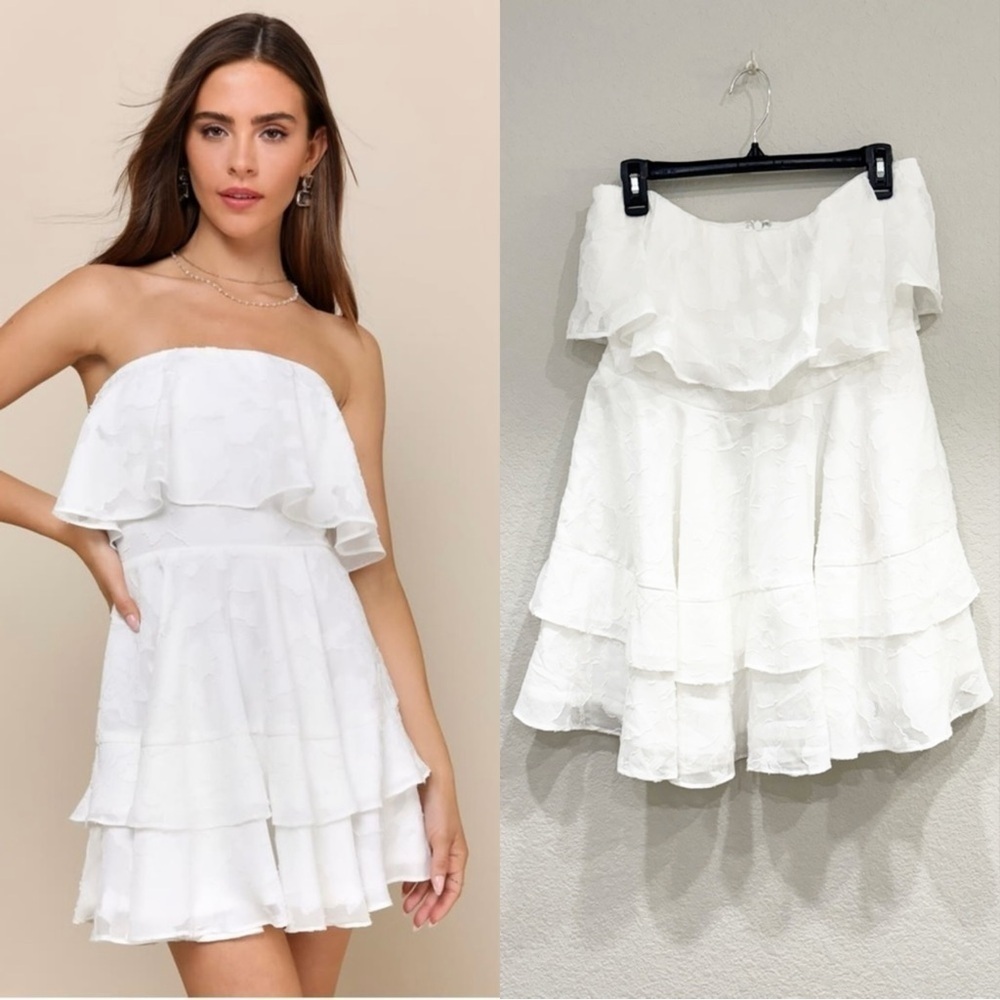 NWOT Lulus True Lover White Burnout‎ Floral Ruffled Strapless Mini Dress